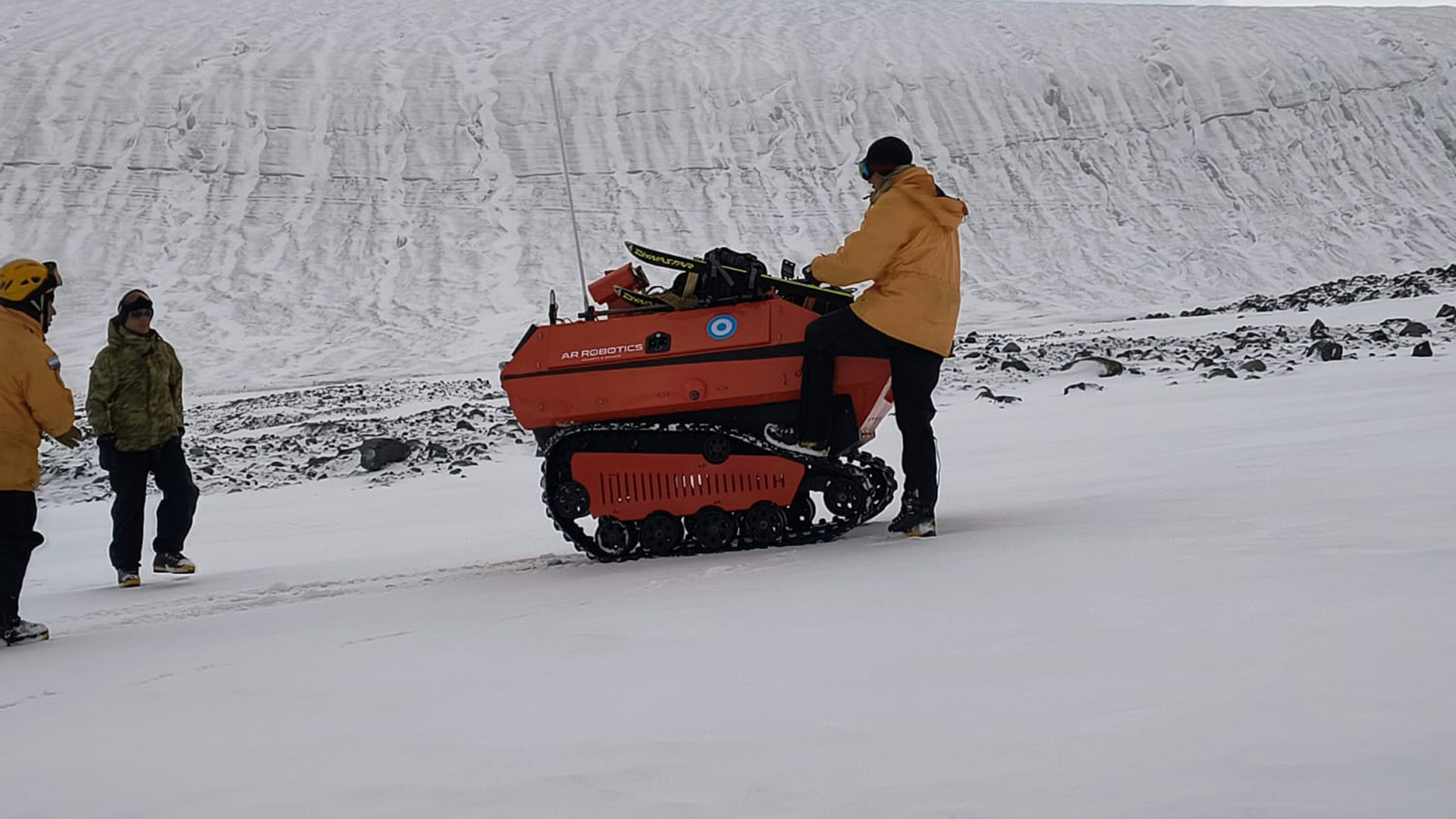 El Primer vehículo no tripulado en Antártida es Argentino